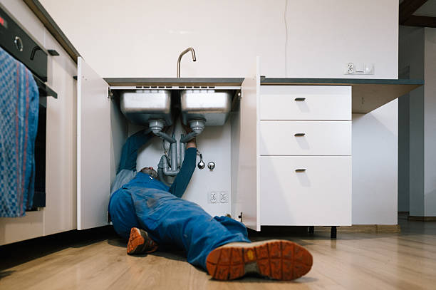 Professional Emergency Plumber technician working in Meacham, OR